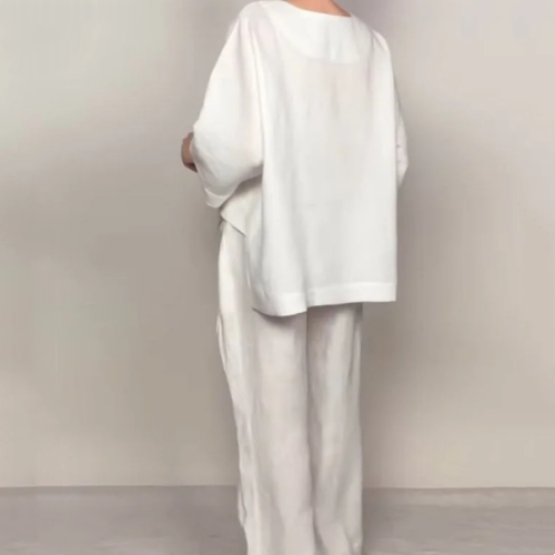 Angelina - Minimalistisk Set med Vida Ben